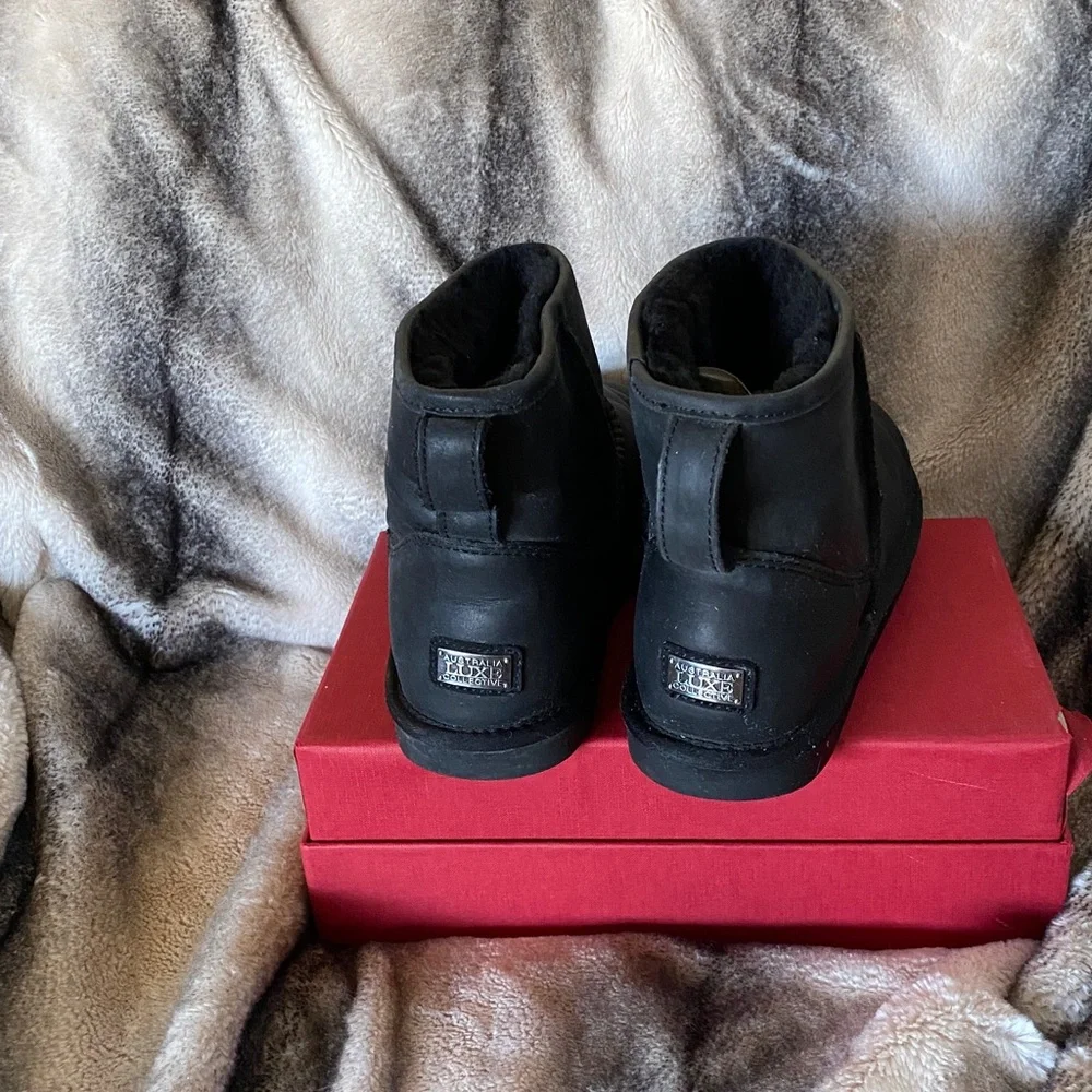 Australia Luxe Collection Sheepskin Lined Black Leather Logo Boots Unisex